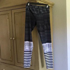 Onzie M/L yoga pants